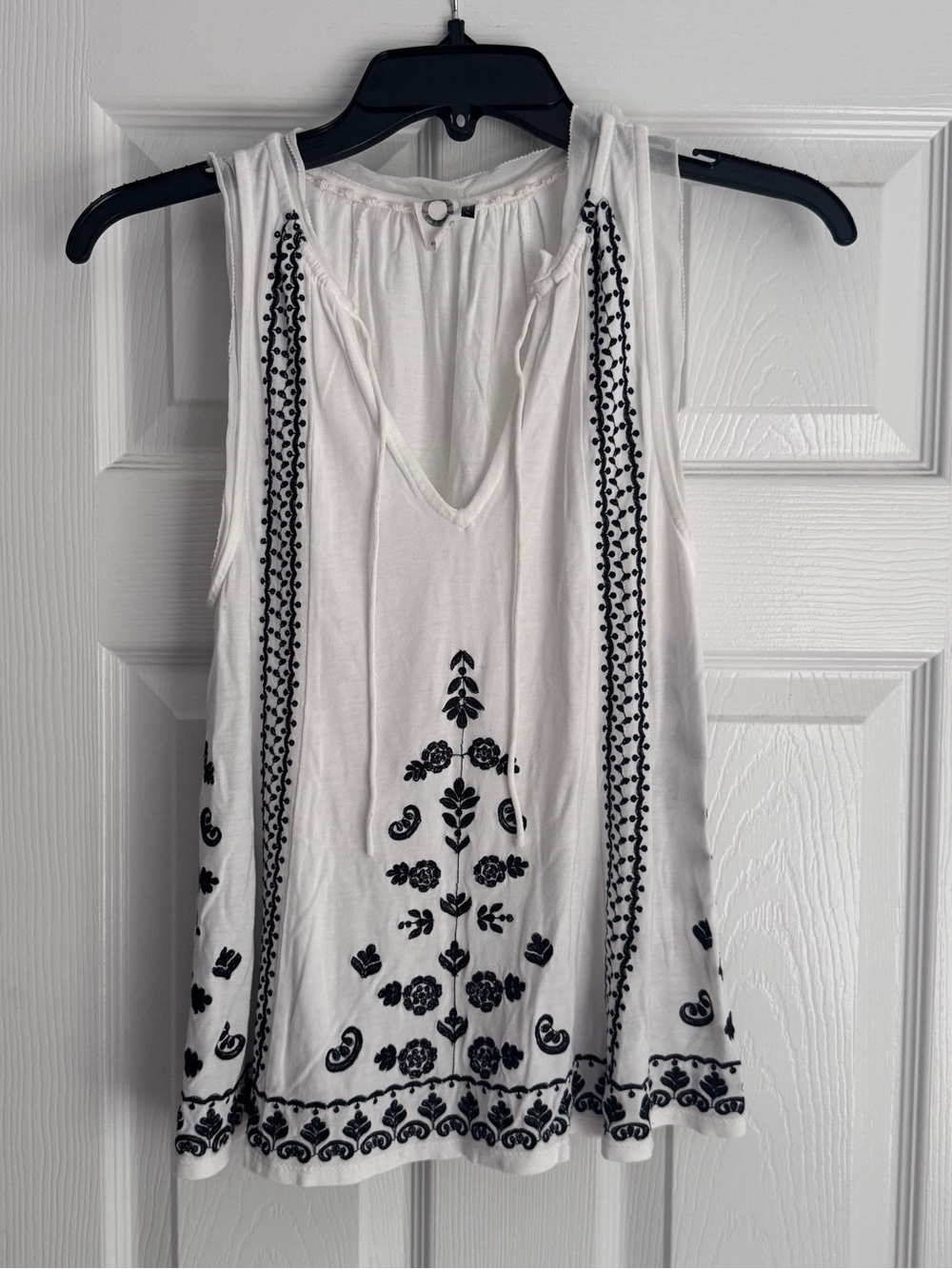 Anthropologie Akemi + Kin Chelsey Embroidered Boho-Chic Tank Top, Peasant Tank - Picture 1 of 14